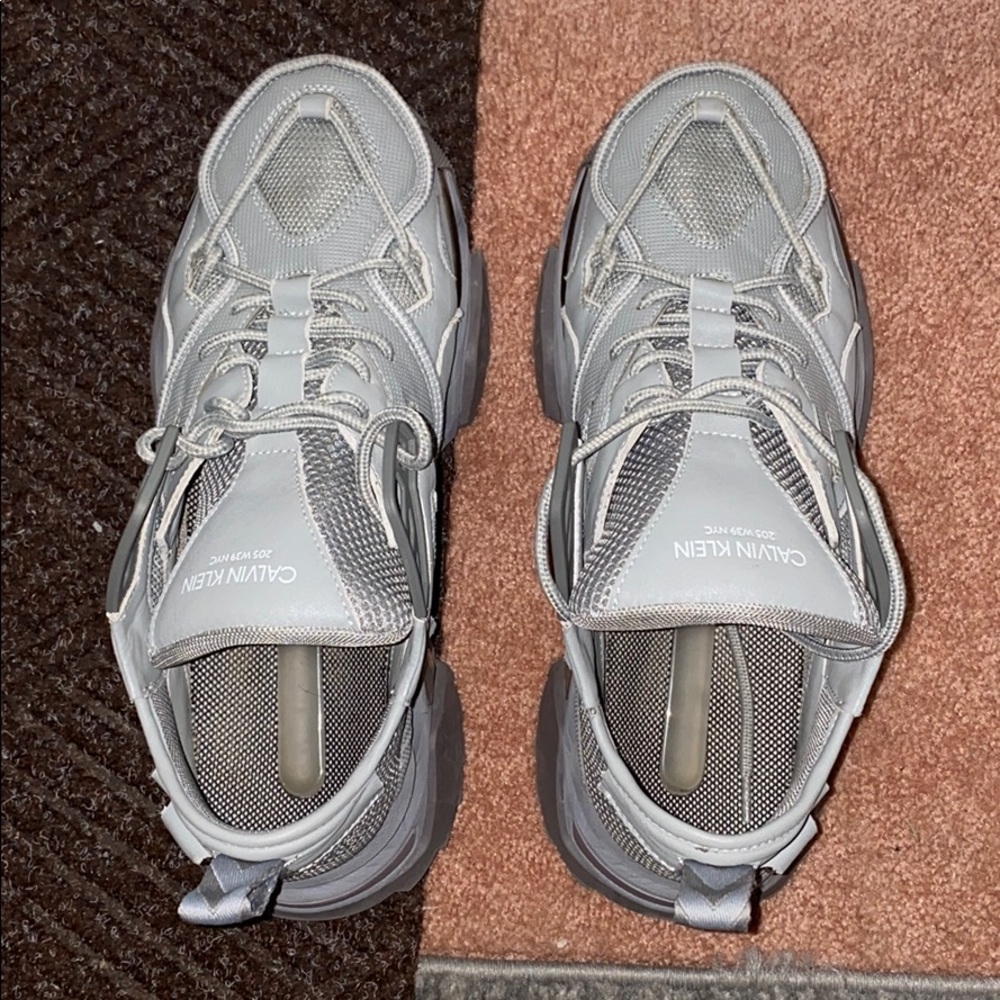 Shoe - Picture 4 of 4